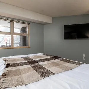  Apartment Creekside Slopeside 1br With Pool, Hot Tub, Bbq