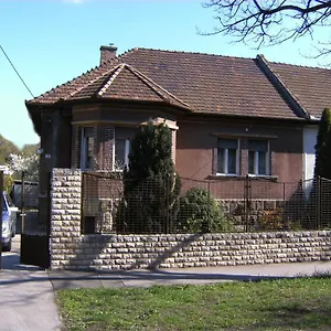 Haus In Mit Garten Ferienhaus Budapest