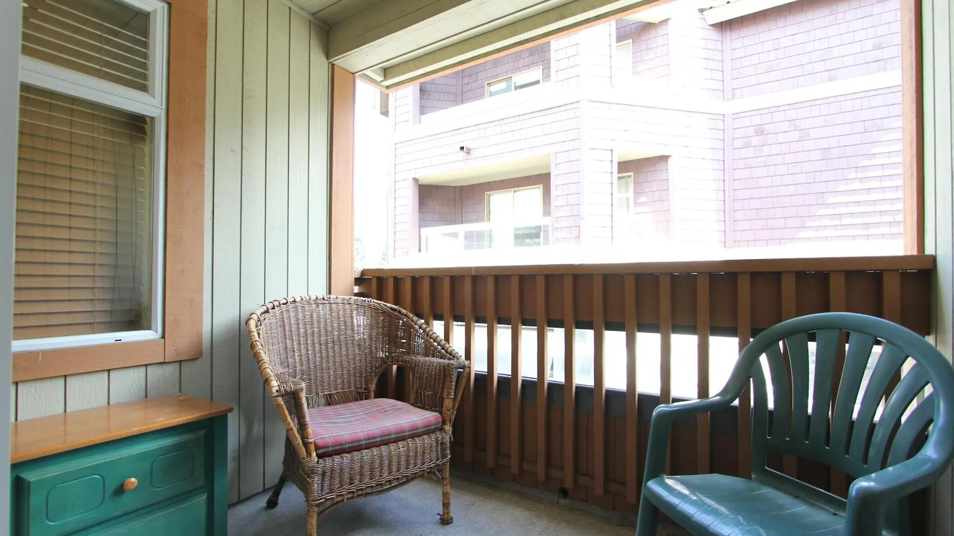 Marketplace Lodge By Whistler Retreats 0*,  Canadá